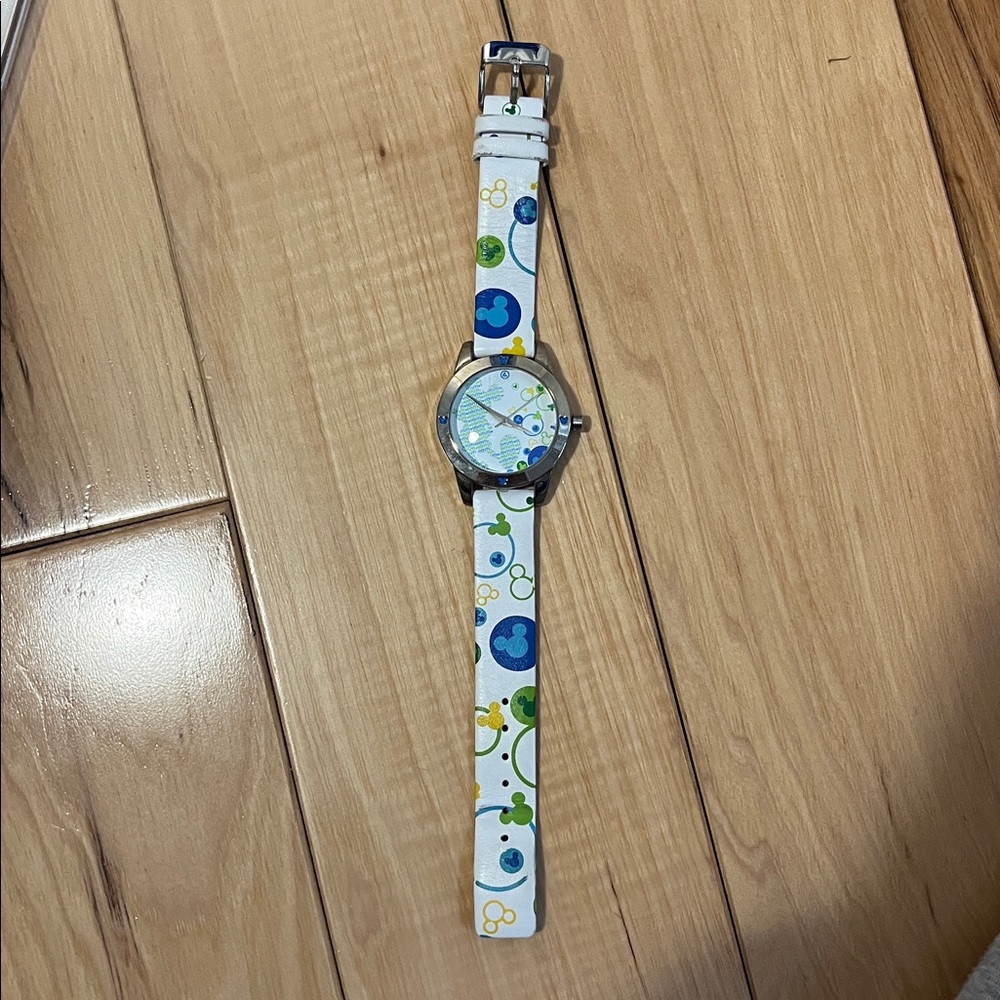 Disney Watch - Picture 4 of 11